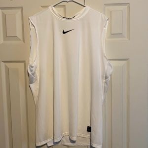 White Nike training cut off size:XXL